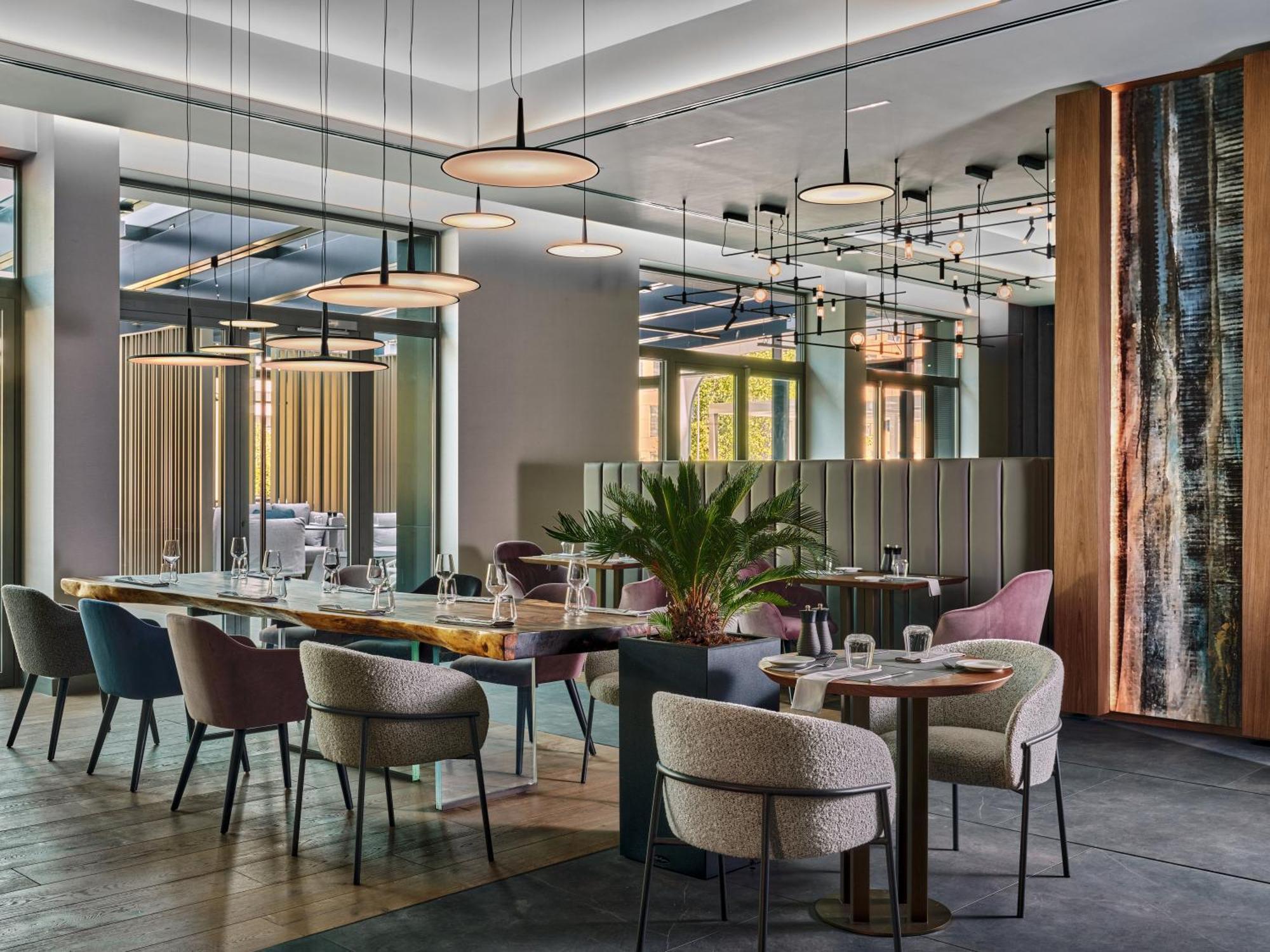 Crowne Plaza Sofia By Ihg Hotell Exteriör bild